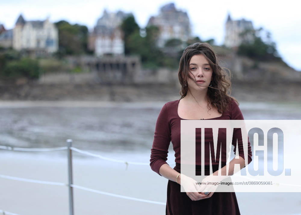 Zoe Adjani by the seawater pool on L Ecluse Beach during the 37th Dinard British and Irish Film Festival, France, on October 9, 2026. Denis Guignebourg, Bestimage. 37th Dinard British Irish Film Festival on October 9, 2026, in Dinard, France. Dinard, France