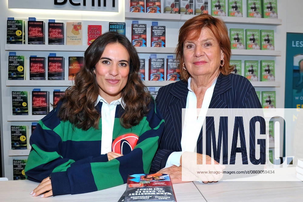 Frankfurter Buchmesse 2026. Moderatorin Mona Ameziane und Autorin Christine Westermann am 09.10.2026 auf der Frankfurter Buchmesse. 20261009MWI153848