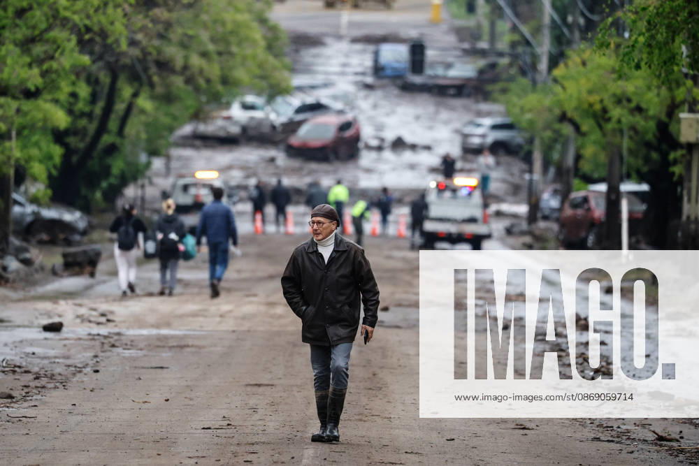 Consequences of a mudslide that affected the area from San Carlos de Apoquindo to Los Dominicos in the Las Condes district, causing widespread damage and sweeping away vehicles and people. Diego Martin Aton, Chile, Aton 1198115 jpeg