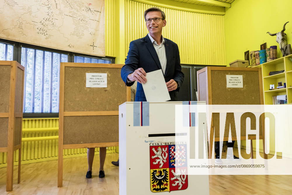 The two-day elections to municipal assemblies started in the Czech Republic together with the first round of the elections to one-third of the Senate, on October 9, 2026. On the photo ODS Chairman Martin Kupka cast his vote in the municipal elections in polling station in Libeznice. (CTKxPhoto VitxSimanek) CTKPhotoP2026100906476 CTKPhotoP2026100906476