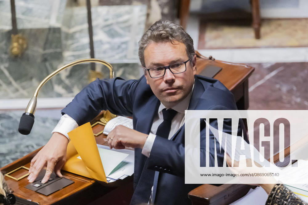 Paris, France le 9 Octobre, 2026 - Examen en seance a l assemblee nationale de la proposition de loi apportant une reponse integrale au phenomene des violences sexuelles et sexistes contre les femmes et les enfants - Guillaume Gouffier Valente POLITIQUE, ASSEMBLEE NATIONALE, EXAMEN DE LOI, LEGISLATIF, LOI INTEGRALE, VIOLENCES SEXUELLES
