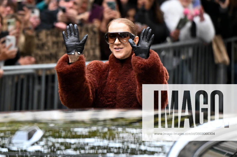 Céline Dion spent some time with her fans at the Royal Monceau Hotel in Paris, France, before heading to the event venue. Céline Dion spends time with fans before going to the venue, the Royal Monceau Hotel in Paris, France 460344 2026 10 09 PARIS France