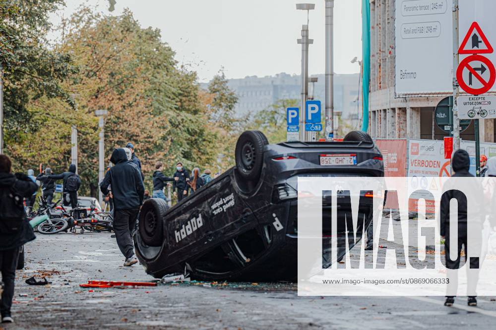 Property damage pictured afterwards a national manifestation against the Federal Government s budgetary measures, under the Keep your hands out of our pockets! (Blijf uit onze zakken! - Pas dans nos poches) moniker, organised by the trade unions on Friday 9 October 2026 in Brussels. EMILExWINDAL 189265684