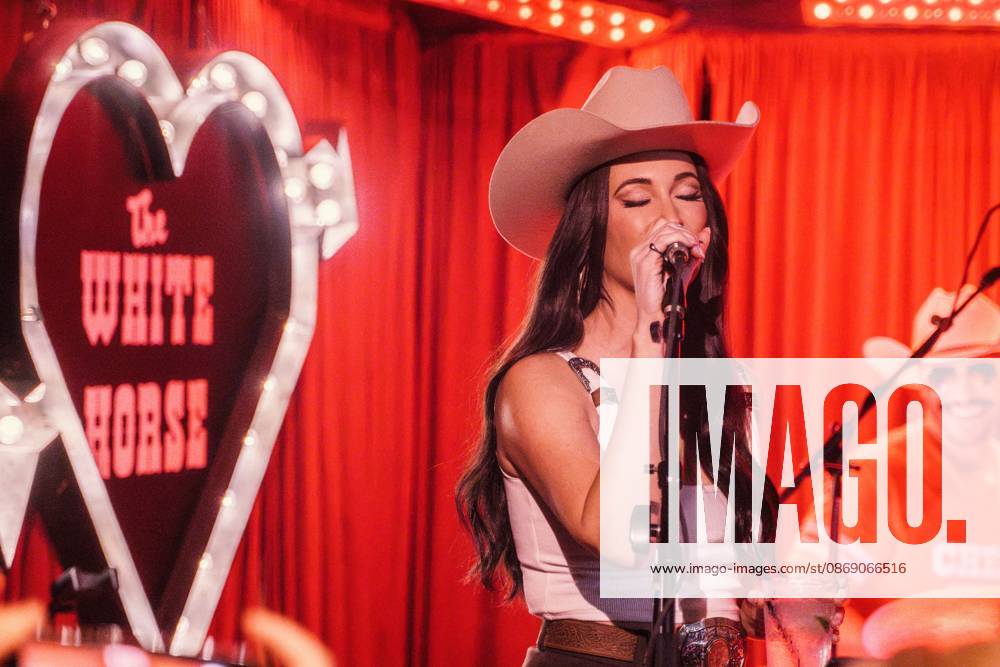 Austin, Texas. Kacey Musgraves performed a surprise show at the White Horse after her concert. - ZUMAda1_ 20261009_zap_da1_022