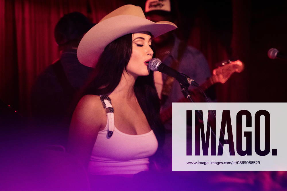 Austin, Texas. Kacey Musgraves performed a surprise show at the White Horse after her concert. - ZUMAda1_ 20261009_zap_da1_023