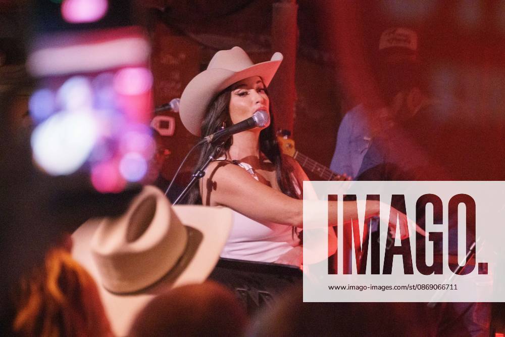 Austin, Texas. Kacey Musgraves performed a surprise show at the White Horse after her concert. - ZUMAda1_ 20261009_zap_da1_036