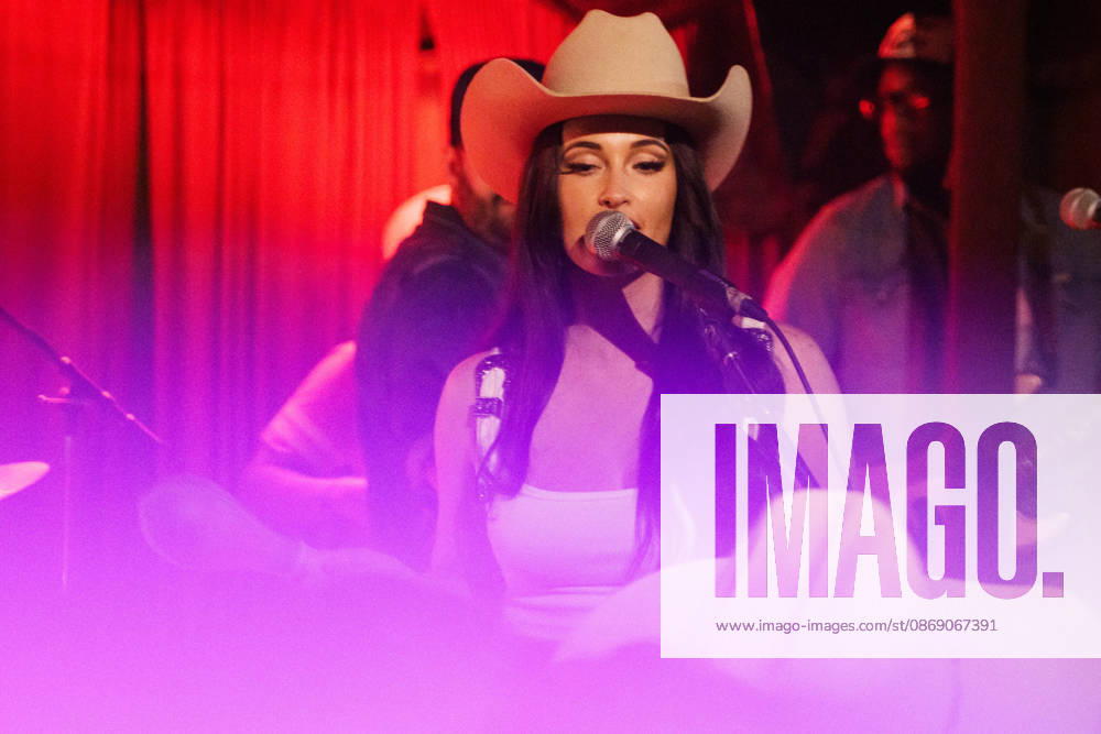 Austin, Texas. Kacey Musgraves performed a surprise show at the White Horse after her concert. - ZUMAda1_ 20261009_zap_da1_042