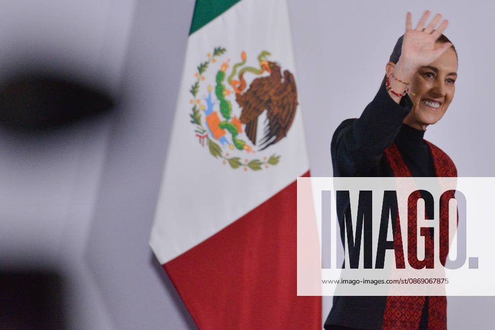 TO-45414-MEXICO , September 10, 2026. Mexican President Claudia Sheinbaum spoke about heavy rains in various states and national politics during the "People& 039;s Conference" at the National Palace in Mexico City. Clasos.com.mx - ZUMAcs4_ 20261009_faa_cs4_039