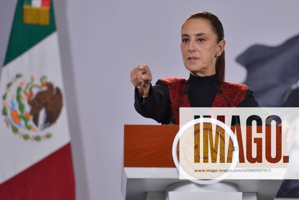 TO-45414-MEXICO , September 10, 2026. Mexican President Claudia Sheinbaum spoke about heavy rains in various states and national politics during the "People& 039;s Conference" at the National Palace in Mexico City. Clasos.com.mx - ZUMAcs4_ 20261009_faa_cs4_050