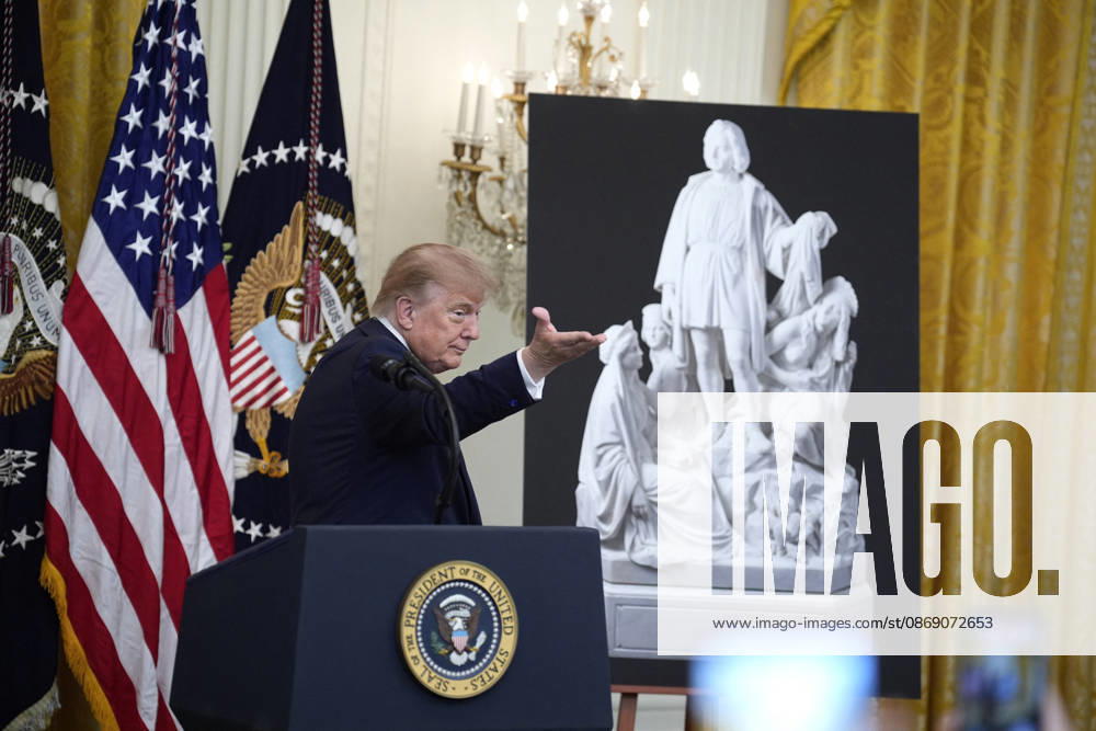 Donald Trump on Columbus Day celebration - Washington US President Donald Trump hosts a Columbus Day celebration in the East Room in Washington on October 9, 2026. Photo by Yuri Gripas ABACAPRESS.COM Washington DC United States