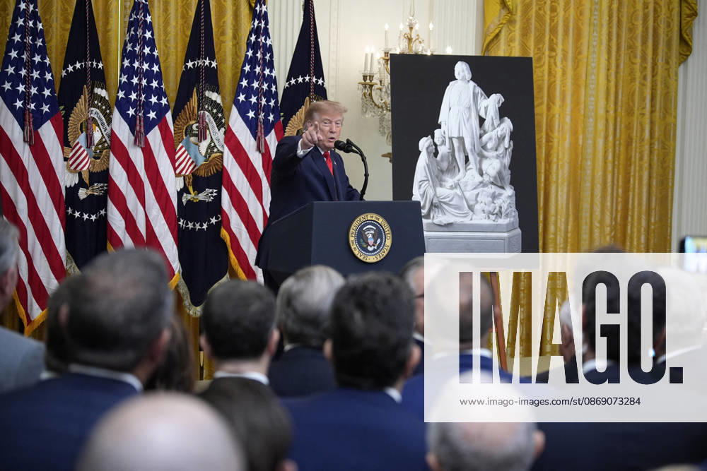 Donald Trump on Columbus Day celebration - Washington US President Donald Trump hosts a Columbus Day celebration in the East Room in Washington on October 9, 2026. Photo by Yuri Gripas ABACAPRESS.COM Washington DC United States
