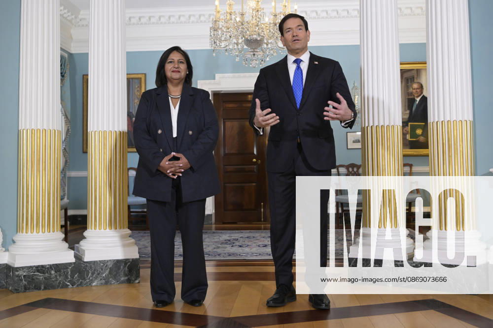 U.S. Secretary of State Marco Rubio speaks alongside the leader of a Venezuelan opposition bloc, Dinorah Figuera, during a meeting in the Treaty Room at the State Department in Washington, D.C., USA, 09 October 2026. Rubio stated that the dialogue between an opposition bloc led by Dinorah Figuera and the Chavistas to move toward a democratic transition in Venezuela has the full support of the Donald Trump administration. The opposition s dialogue with Chavismo has the full support of the U.S !ACHTUNG: NUR REDAKTIONELLE NUTZUNG!