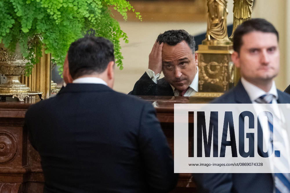 US President Donald Trump Gives Remarks - Washington DC Singer Christopher Macchio checks his reflection prior to preforming at an event in the East Room of the White House in Washington, DC, US, on Friday, Oct. 9, 2026. Trump is hosting a Columbus Day celebration. Photo by Aaron Schwartz Pool ABACAPRESS.COM Washington District of Columbia