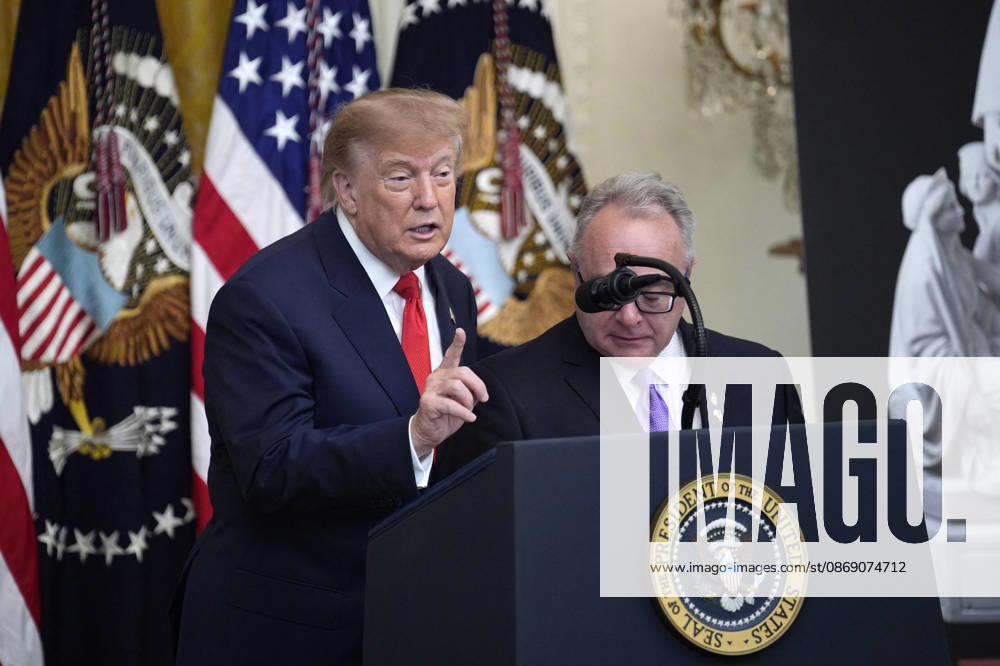 Donald Trump on Columbus Day celebration - Washington US President Donald Trump hosts a Columbus Day celebration in the East Room in Washington on October 9, 2026. Photo by Yuri Gripas ABACAPRESS.COM Washington DC United States
