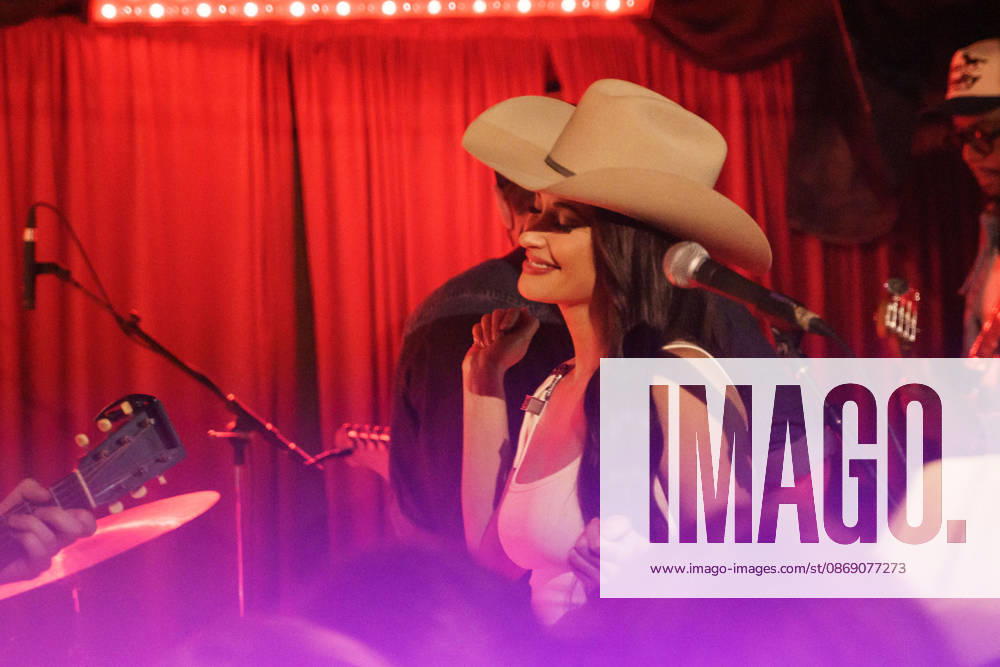 Austin, Texas. Kacey Musgraves performed a surprise show at the White Horse after her concert. - ZUMAda1_ 20261009_zap_da1_068