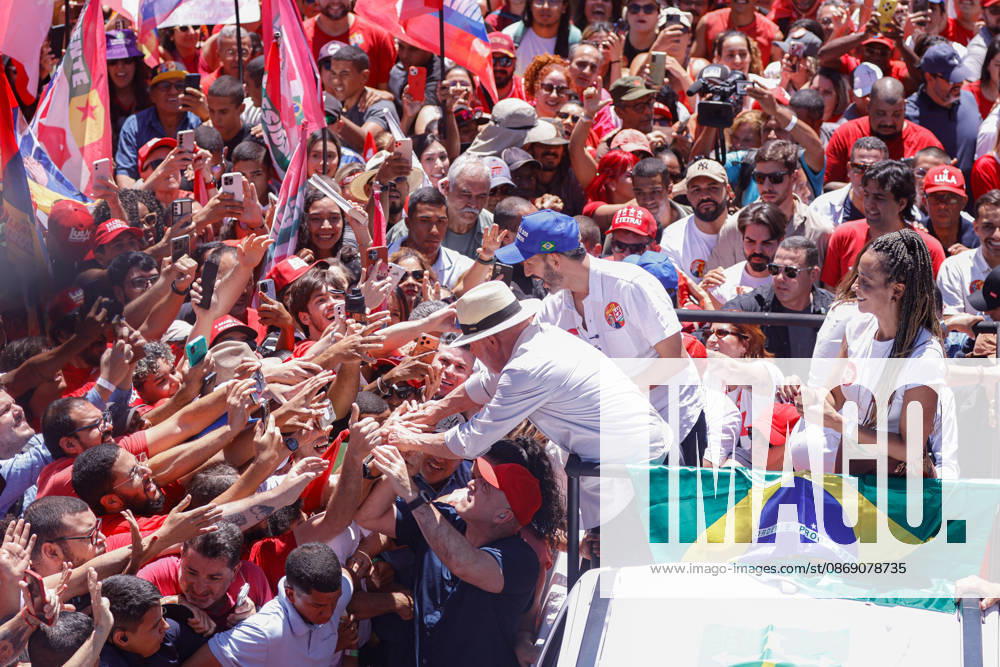 BRASiLIA, DF - 09.10.2026: ATO DE LULA EM BRASiLIA - President Lula resumes campaign events after the first round of elections, in Ceilândia (DF). x3027371x JoaoxPedroxCarvalho