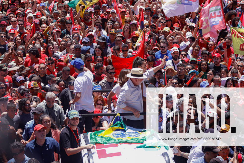 BRASiLIA, DF - 09.10.2026: ATO DE LULA EM BRASiLIA - President Lula resumes campaign events after the first round of elections, in Ceilândia (DF). x3027381x JoaoxPedroxCarvalho