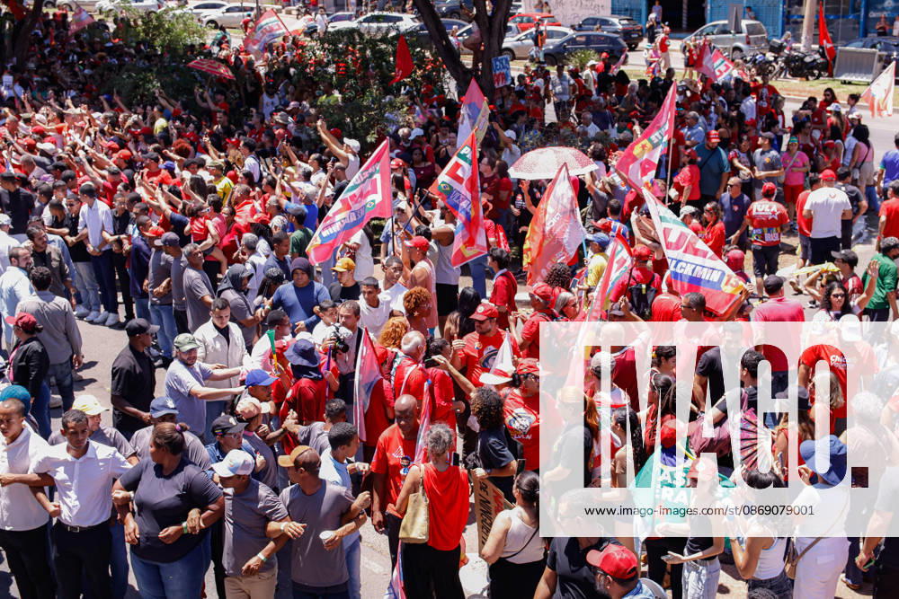 BRASiLIA, DF - 09.10.2026: ATO DE LULA EM BRASiLIA - President Lula resumes campaign events after the first round of elections, in Ceilândia (DF). x3027402x JoaoxPedroxCarvalho