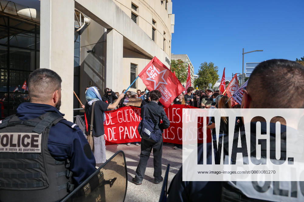 High school students block schools here, demanding the release of their classmates in police custody in front of the Aix-en-Provence police station. - 09 11 2026 - France Bouches-du-Rhone Marseille - SylvainxRostaingx Pictorium LePictorium_0342755