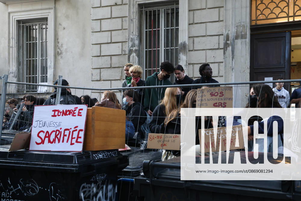 High school blockades by students here at Thiers High School in Marseille. - 09 11 2026 - France Bouches-du-Rhone Marseille - SylvainxRostaingx Pictorium LePictorium_0342761