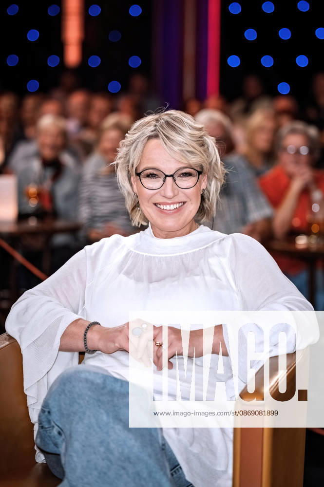 MDR - Riverboat. Moderatorin Andrea Ballschuh anläßlich der Aufzeichnung der MDR - Talkshow Riverboat am 09.10.2026 in der Mediacity Leipzig. 20261009SFL0025