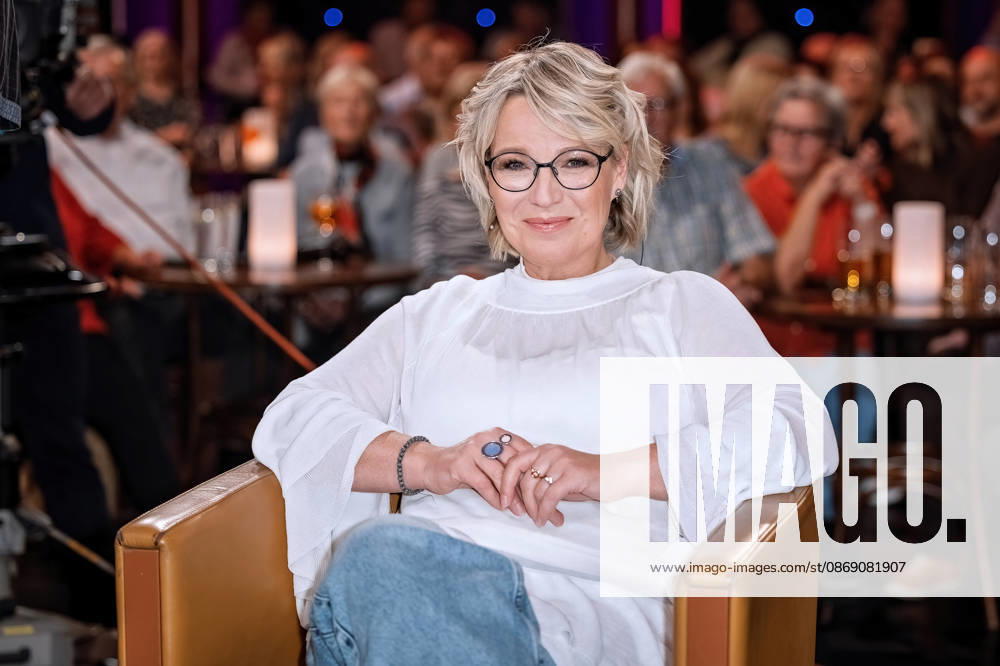 MDR - Riverboat. Moderatorin Andrea Ballschuh anläßlich der Aufzeichnung der MDR - Talkshow Riverboat am 09.10.2026 in der Mediacity Leipzig. 20261009SFL0030