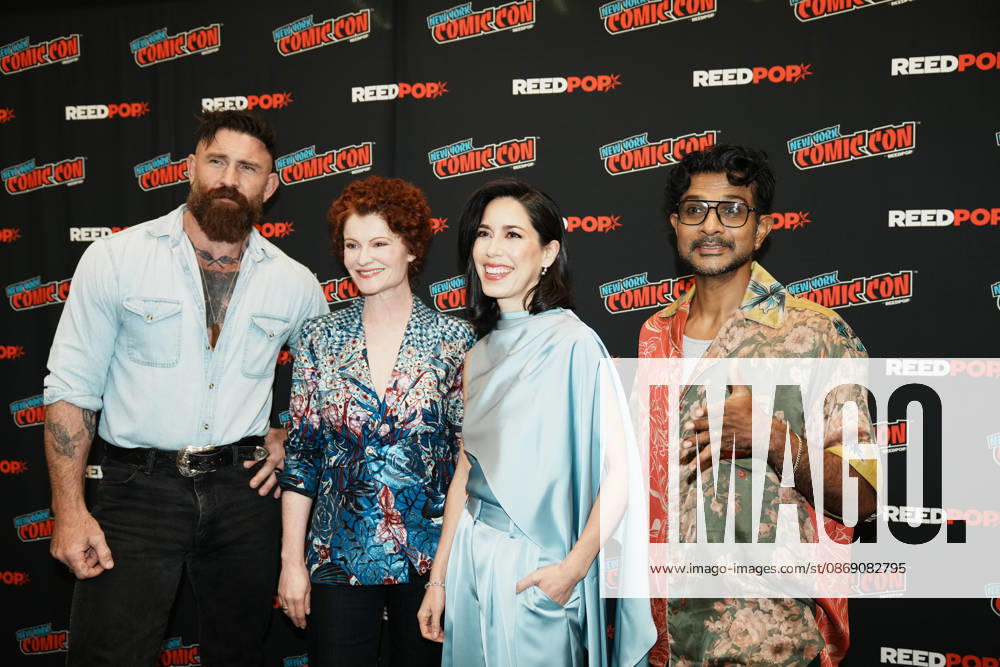 The cast of CBS Studios hit show Ghosts from left: DEVAN CHANLDER LONG, REBECCA WISOCKY, SHEILA CARRASO and UTKARSH AMBUDKAR stand for a photo at the 2026 New York Comic Con at the Javits Center on October 9, 2026 in New York. New York USA - ZUMAb148 20261009_zap_b148_011