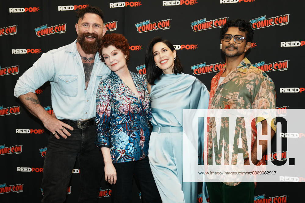 The cast of CBS Studios hit show Ghosts from left: DEVAN CHANLDER LONG, REBECCA WISOCKY, SHEILA CARRASO and UTKARSH AMBUDKAR stand for a photo at the 2026 New York Comic Con at the Javits Center on October 9, 2026 in New York. New York USA - ZUMAb148 20261009_zap_b148_001