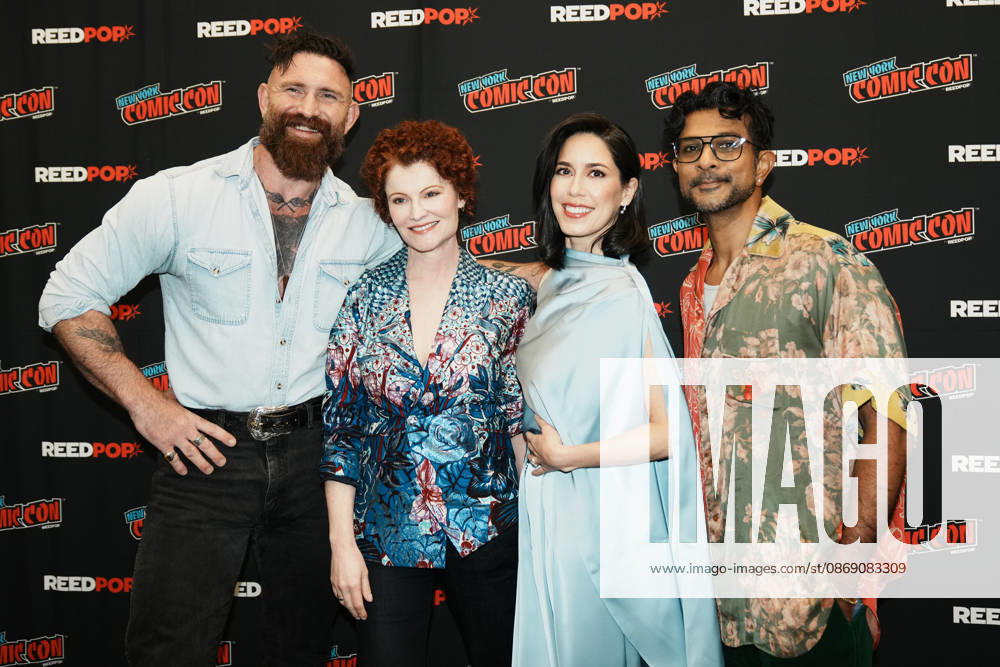 The cast of CBS Studios hit show Ghosts from left: DEVAN CHANLDER LONG, REBECCA WISOCKY, SHEILA CARRASO and UTKARSH AMBUDKAR stand for a photo at the 2026 New York Comic Con at the Javits Center on October 9, 2026 in New York. New York USA - ZUMAb148 20261009_zap_b148_004