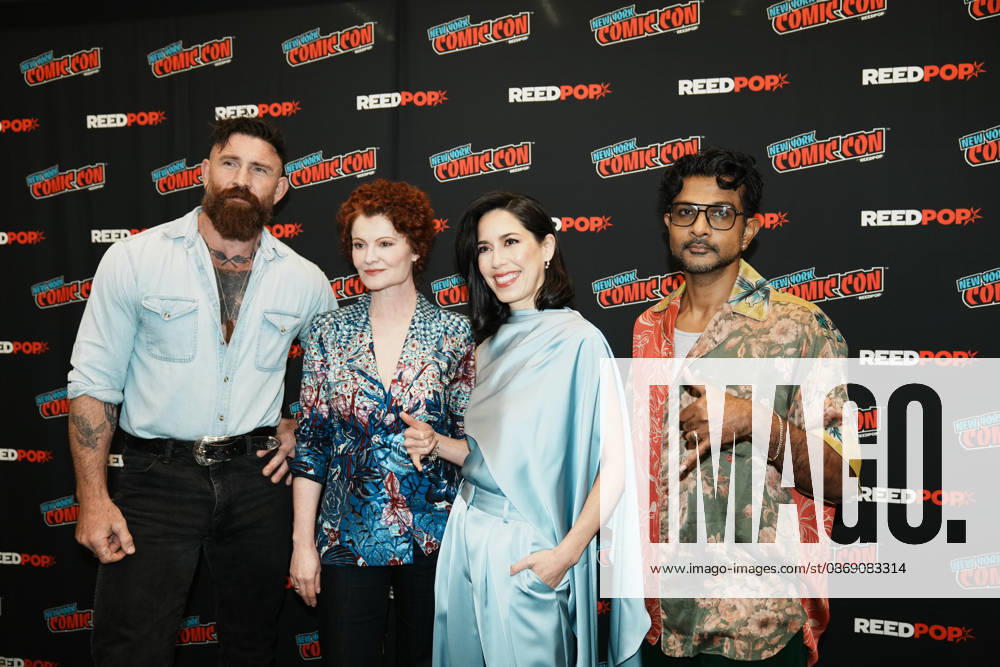 The cast of CBS Studios hit show Ghosts from left: DEVAN CHANLDER LONG, REBECCA WISOCKY, SHEILA CARRASO and UTKARSH AMBUDKAR stand for a photo at the 2026 New York Comic Con at the Javits Center on October 9, 2026 in New York. New York USA - ZUMAb148 20261009_zap_b148_023