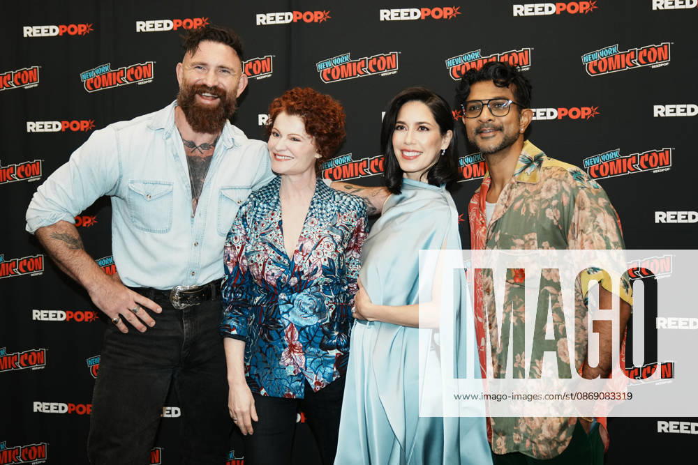 The cast of CBS Studios hit show Ghosts from left: DEVAN CHANLDER LONG, REBECCA WISOCKY, SHEILA CARRASO and UTKARSH AMBUDKAR stand for a photo at the 2026 New York Comic Con at the Javits Center on October 9, 2026 in New York. New York USA - ZUMAb148 20261009_zap_b148_013