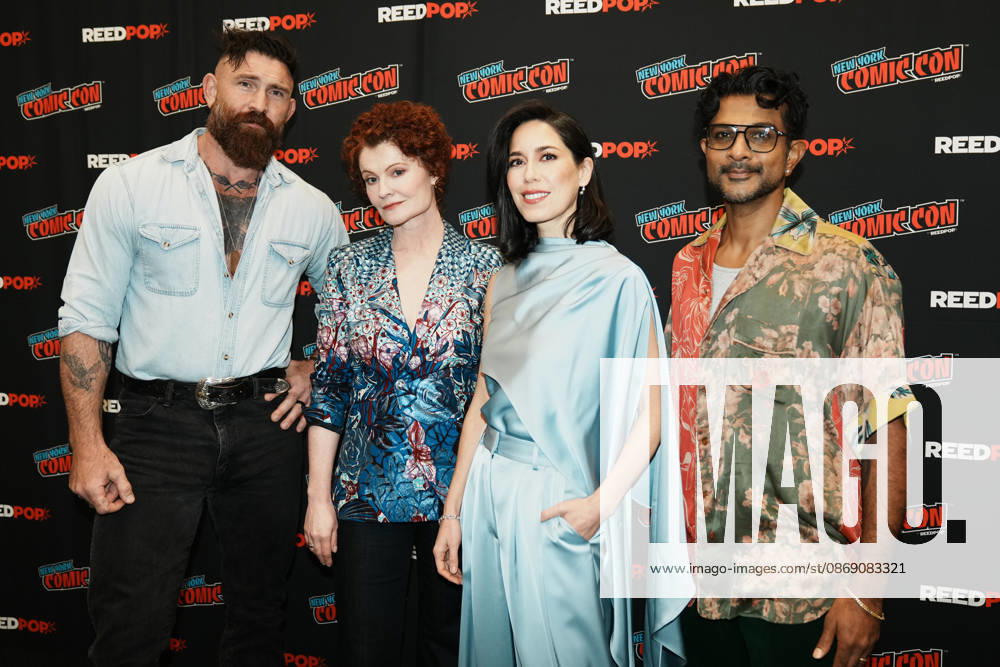 The cast of CBS Studios hit show Ghosts from left: DEVAN CHANLDER LONG, REBECCA WISOCKY, SHEILA CARRASO and UTKARSH AMBUDKAR stand for a photo at the 2026 New York Comic Con at the Javits Center on October 9, 2026 in New York. New York USA - ZUMAb148 20261009_zap_b148_014