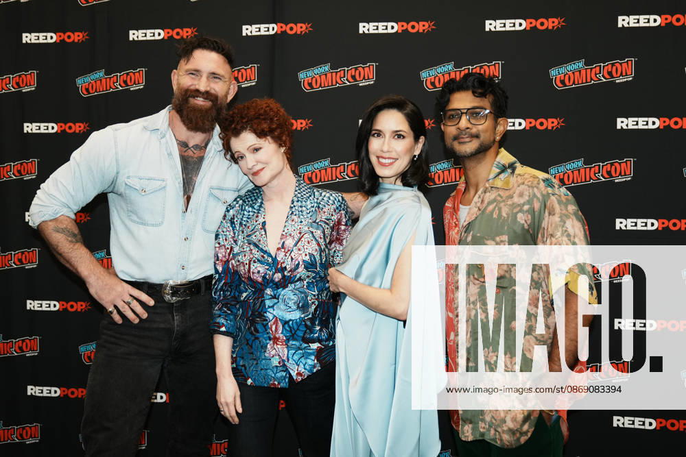 The cast of CBS Studios hit show Ghosts from left: DEVAN CHANLDER LONG, REBECCA WISOCKY, SHEILA CARRASO and UTKARSH AMBUDKAR stand for a photo at the 2026 New York Comic Con at the Javits Center on October 9, 2026 in New York. New York USA - ZUMAb148 20261009_zap_b148_021