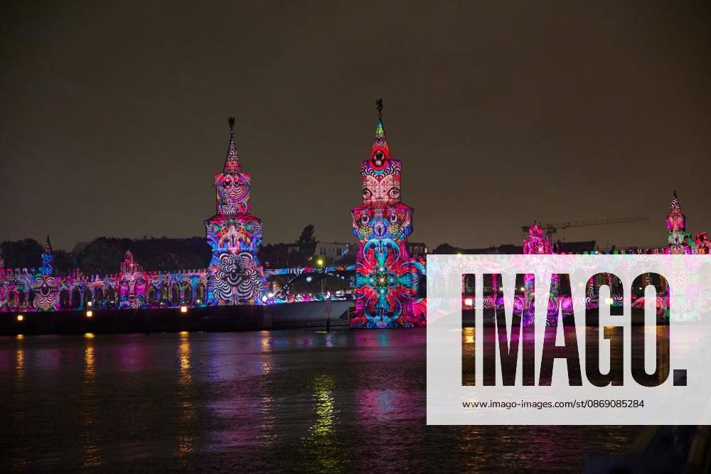 Festival of Lights an der Oberbaumbrücke. Deutschland Berlin Berlin