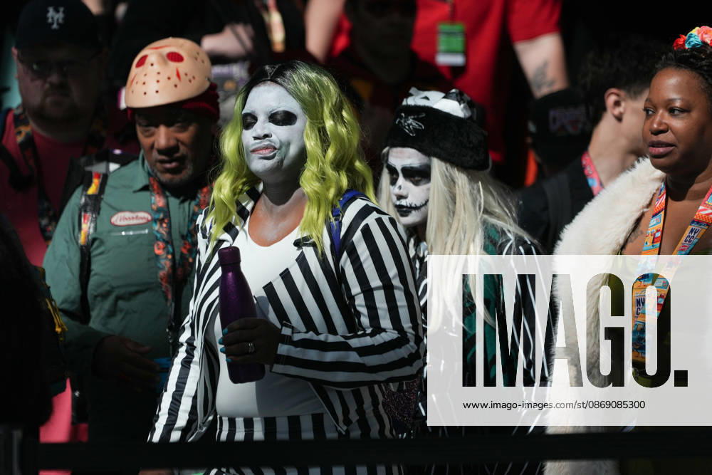 Scenes of people in cosplay at the 2026 New York Comic Con at the Javits Center on October 9, 2026 in New York. New York USA - ZUMAb148 20261009_zap_b148_080