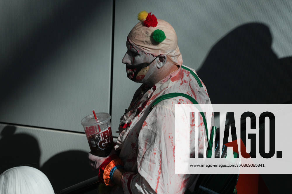 Scenes of people in cosplay at the 2026 New York Comic Con at the Javits Center on October 9, 2026 in New York. New York USA - ZUMAb148 20261009_zap_b148_075