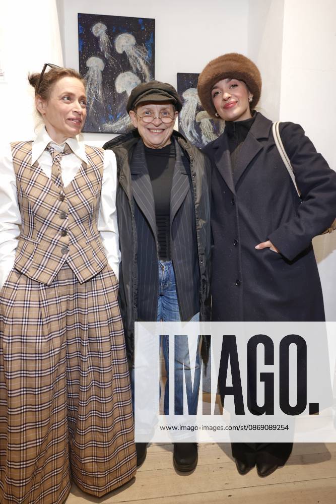 M.A.R.X-Bande Anna Thalbach, Katharina Thalbach, Nellie Thalbach Ausstellung der M.A.R.X-Bande, Glogauer Straße 16, Berlin, Datum: 09.10.2026