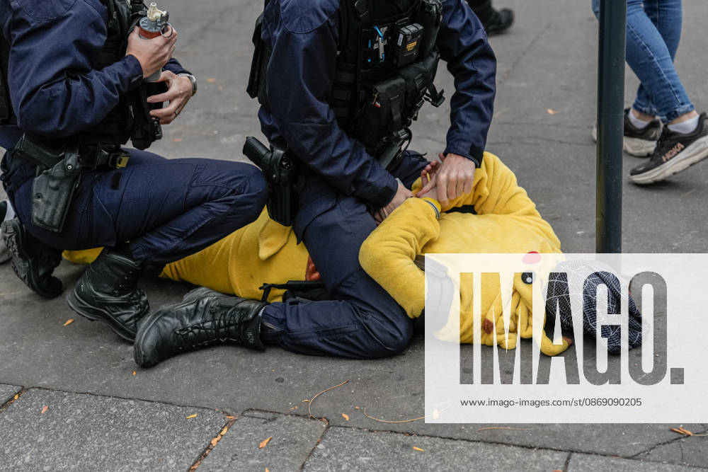 Brief clashes erupt during student gathering in Nancy NANCY, FRANCE - OCTOBER 9: A small group of students gather as brief confrontations occur following tensions at the scene. in Nancy, France, on October 9, 2026. Mohamad Saeed Tako Anadolu Nancy France. Editorial use only. Please get in touch for any other usage.