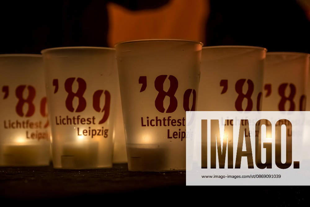 Seit 2009 findet in Leipzig zur Erinnerung an die Montagsdemonstrationen im Jahr 1989 am 9. Oktober das Lichtfest statt. Licht und Kunstinstallationen illuminieren die Stadt, menschen laufen mit Kerzen durch die Stadt. Lichtfest 2026