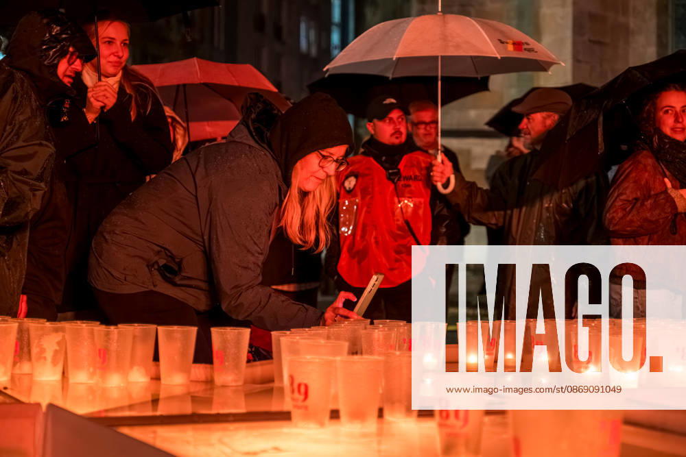 Seit 2009 findet in Leipzig zur Erinnerung an die Montagsdemonstrationen im Jahr 1989 am 9. Oktober das Lichtfest statt. Licht und Kunstinstallationen illuminieren die Stadt, menschen laufen mit Kerzen durch die Stadt. Lichtfest 2026