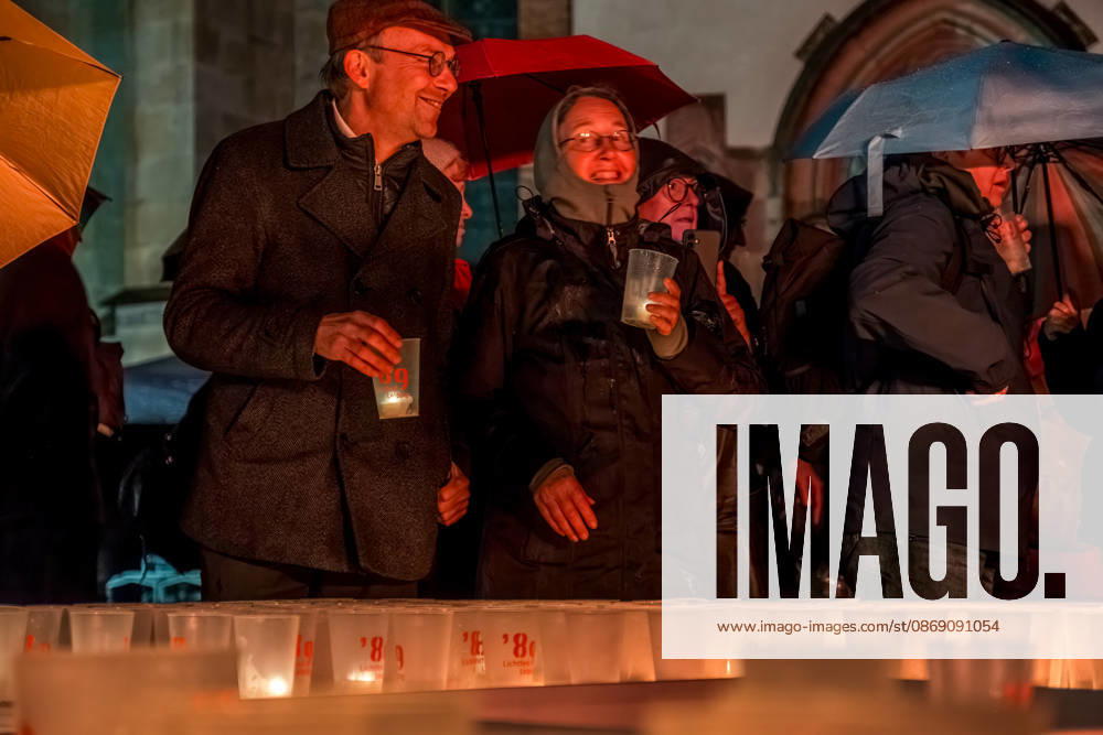 Seit 2009 findet in Leipzig zur Erinnerung an die Montagsdemonstrationen im Jahr 1989 am 9. Oktober das Lichtfest statt. Licht und Kunstinstallationen illuminieren die Stadt, menschen laufen mit Kerzen durch die Stadt. Lichtfest 2026