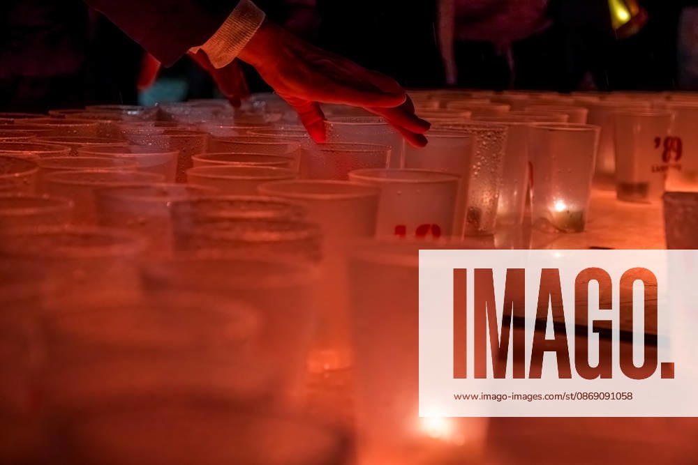 Seit 2009 findet in Leipzig zur Erinnerung an die Montagsdemonstrationen im Jahr 1989 am 9. Oktober das Lichtfest statt. Licht und Kunstinstallationen illuminieren die Stadt, menschen laufen mit Kerzen durch die Stadt. Lichtfest 2026