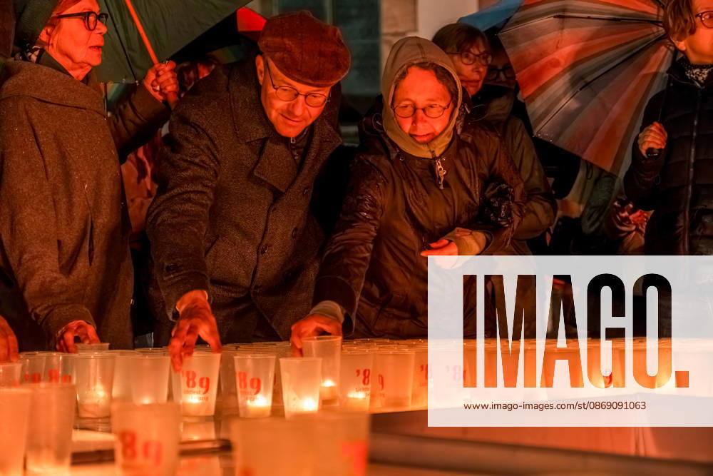 Seit 2009 findet in Leipzig zur Erinnerung an die Montagsdemonstrationen im Jahr 1989 am 9. Oktober das Lichtfest statt. Licht und Kunstinstallationen illuminieren die Stadt, menschen laufen mit Kerzen durch die Stadt. Lichtfest 2026