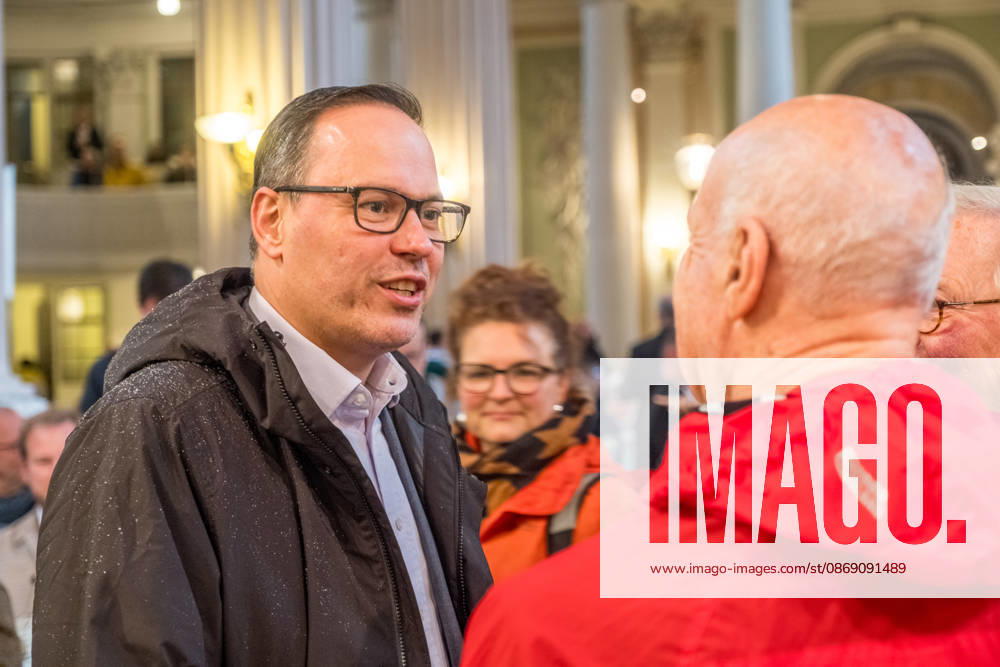 Seit 2009 findet in Leipzig zur Erinnerung an die Montagsdemonstrationen im Jahr 1989 am 9. Oktober das Lichtfest statt. Hier das Friedensgebet in der Nikolakirche mit Rede zur Demokratie. Dirk Panter Lichtfest 2026