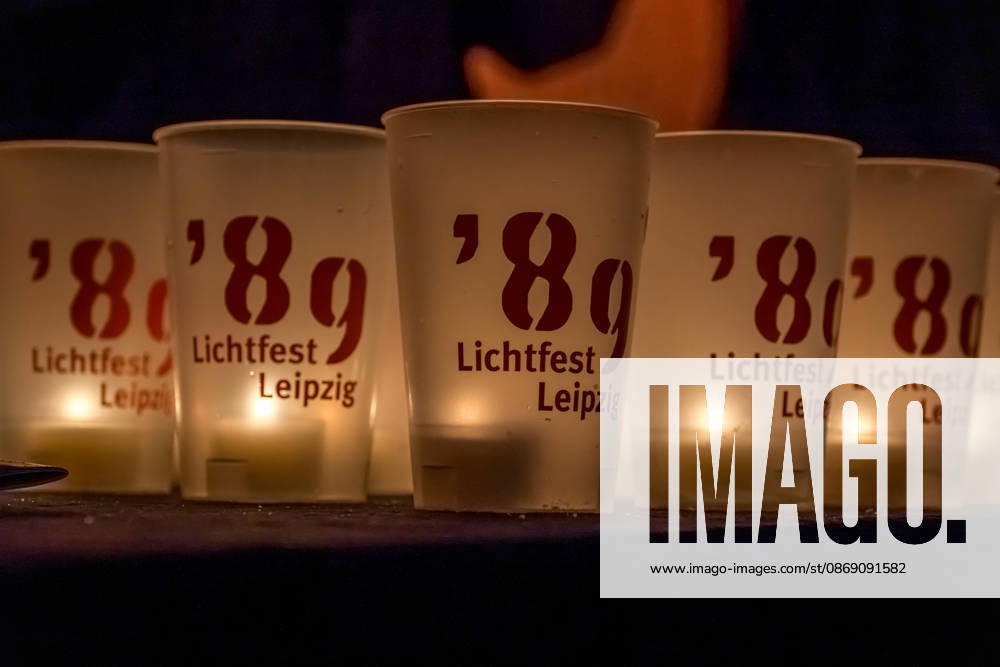 Seit 2009 findet in Leipzig zur Erinnerung an die Montagsdemonstrationen im Jahr 1989 am 9. Oktober das Lichtfest statt. Licht und Kunstinstallationen illuminieren die Stadt, menschen laufen mit Kerzen durch die Stadt. Lichtfest 2026