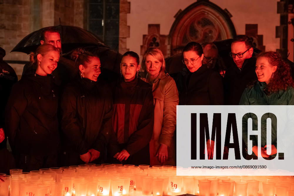 Seit 2009 findet in Leipzig zur Erinnerung an die Montagsdemonstrationen im Jahr 1989 am 9. Oktober das Lichtfest statt. Licht und Kunstinstallationen illuminieren die Stadt, menschen laufen mit Kerzen durch die Stadt. Lichtfest 2026