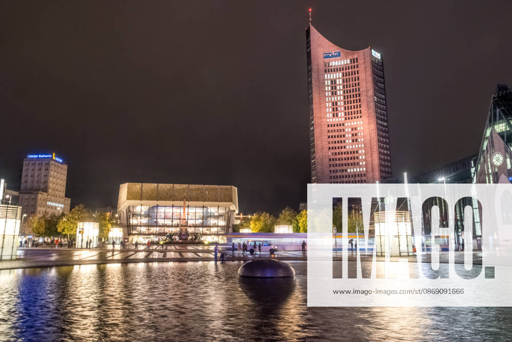 Seit 2009 findet in Leipzig zur Erinnerung an die Montagsdemonstrationen im Jahr 1989 am 9. Oktober das Lichtfest statt. Licht und Kunstinstallationen illuminieren die Stadt, menschen laufen mit Kerzen durch die Stadt. Lichtfest 2026
