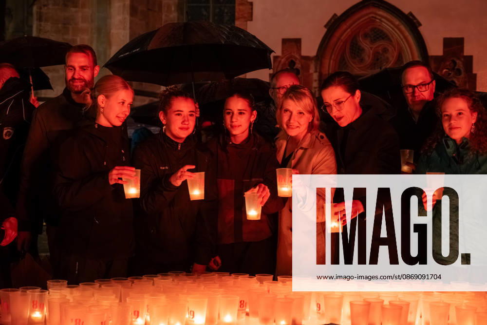 Seit 2009 findet in Leipzig zur Erinnerung an die Montagsdemonstrationen im Jahr 1989 am 9. Oktober das Lichtfest statt. Licht und Kunstinstallationen illuminieren die Stadt, menschen laufen mit Kerzen durch die Stadt. Lichtfest 2026