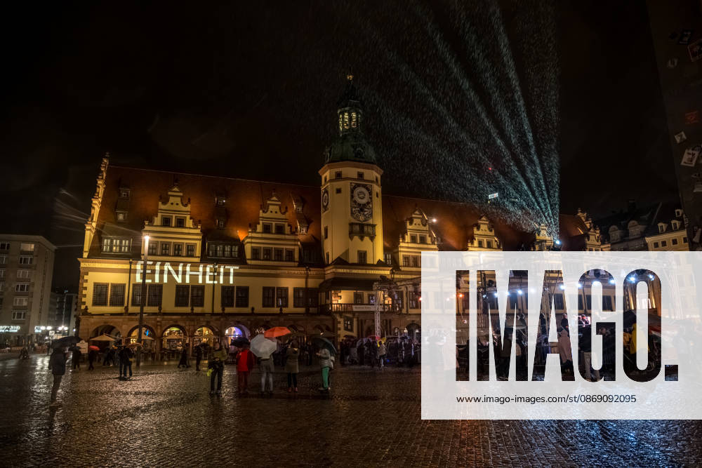 Seit 2009 findet in Leipzig zur Erinnerung an die Montagsdemonstrationen im Jahr 1989 am 9. Oktober das Lichtfest statt. Licht und Kunstinstallationen illuminieren die Stadt, menschen laufen mit Kerzen durch die Stadt. Lichtfest 2026