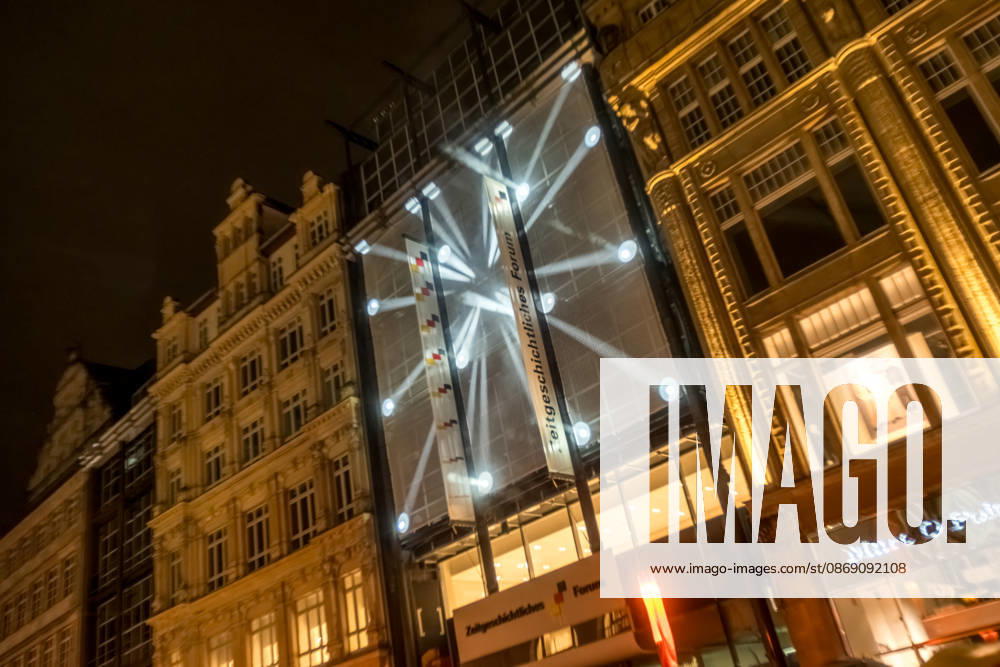 Seit 2009 findet in Leipzig zur Erinnerung an die Montagsdemonstrationen im Jahr 1989 am 9. Oktober das Lichtfest statt. Licht und Kunstinstallationen illuminieren die Stadt, menschen laufen mit Kerzen durch die Stadt. Lichtfest 2026